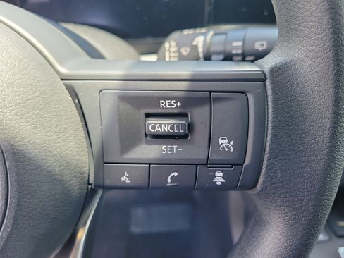 Certified 2025 Nissan Kicks SV FWD image 18