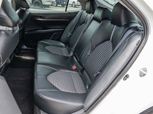 Used 2020 Toyota Camry SE image 16