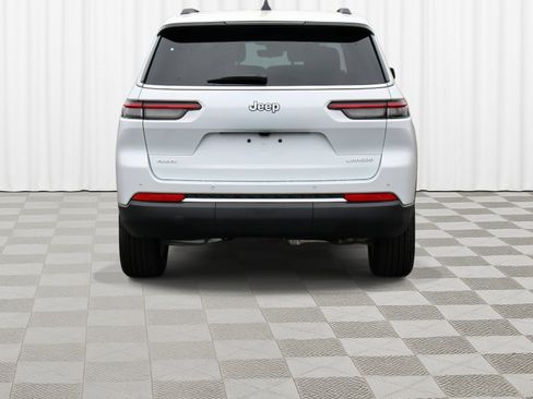 New 2025 Jeep Grand Cherokee L Laredo image 33
