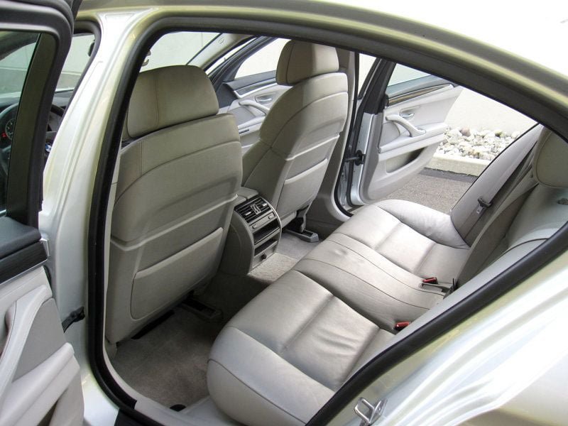 Used 2013 BMW 550i Sedan RWD image 30