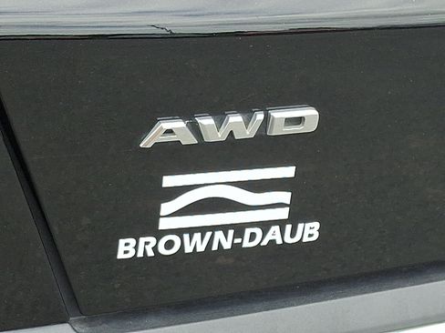 Used 2023 Cadillac XT5 Premium Luxury w/ LPO, Floor Liner Package AWD/4WD image 30