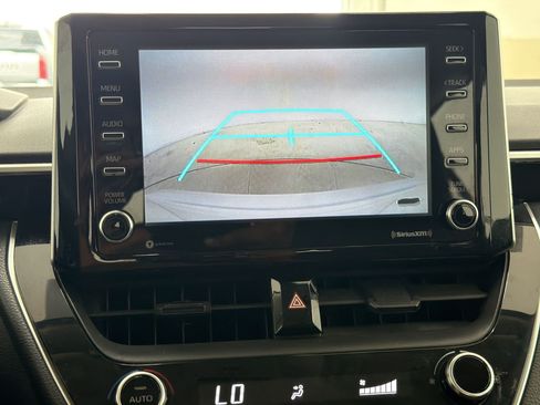 Used 2021 Toyota Corolla LE FWD image 18