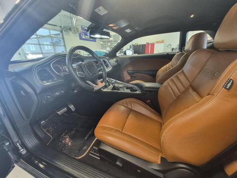 Used 2022 Dodge Challenger SRT Hellcat w/ Plus Package RWD image 9