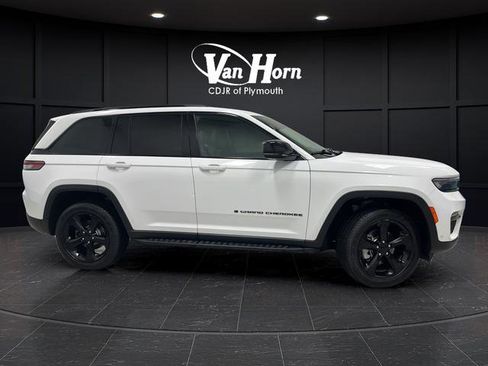 Used 2024 Jeep Grand Cherokee Limited w/ Luxury Tech Group II AWD/4WD image 8