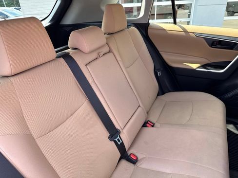 Used 2019 Toyota RAV4 LE w/ Carpet Mat Package AWD/4WD image 37