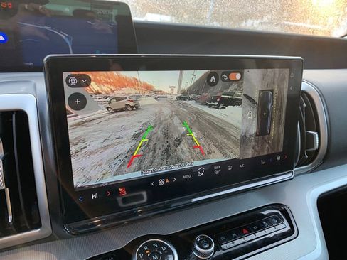 Used 2025 Ford Expedition Active image 35