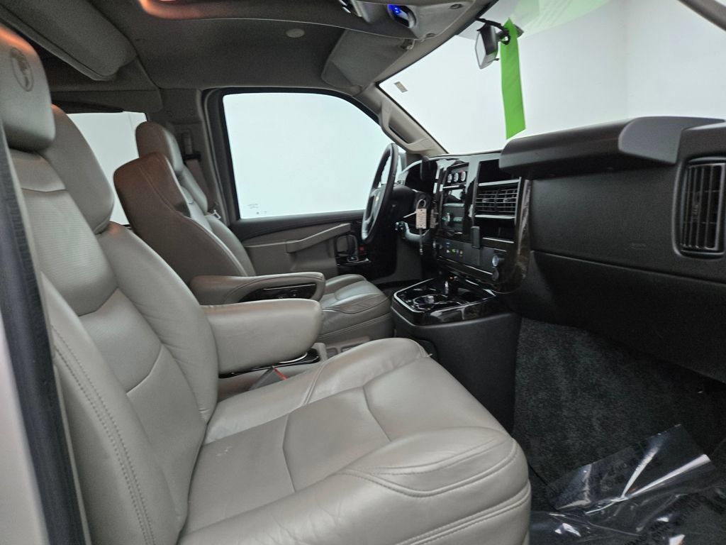 Used 2023 Chevrolet Express 2500 Extended RWD image 40