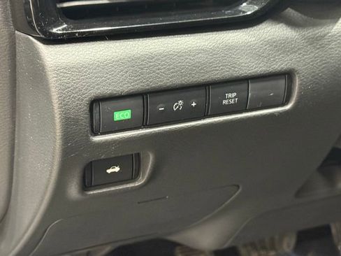 Used 2024 Nissan Sentra SV image 17