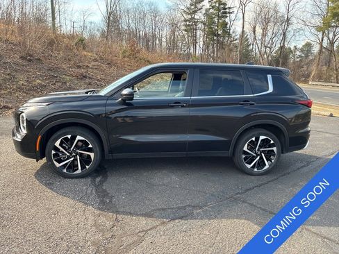 Used 2024 Mitsubishi Outlander SE image 4