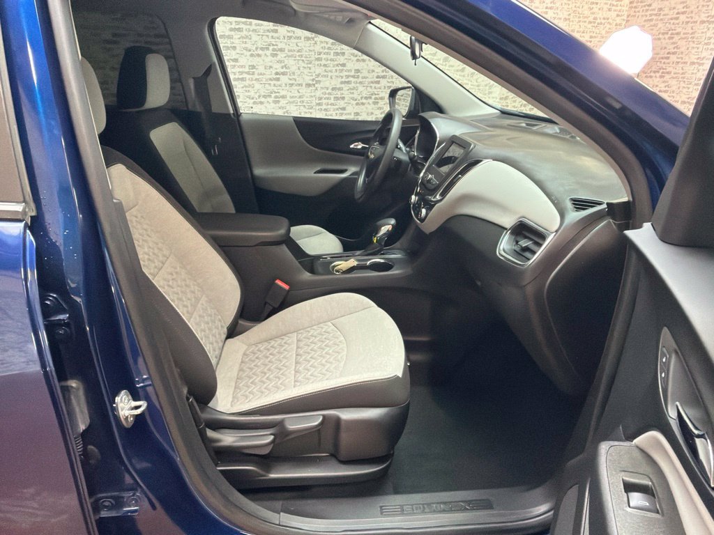 Used 2023 Chevrolet Equinox LS w/ LS Convenience Package FWD image 10