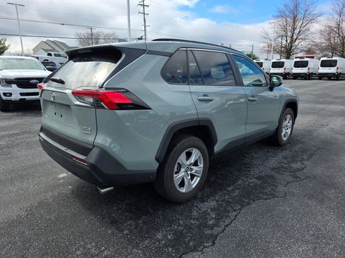 Used 2020 Toyota RAV4 XLE w/ Convenience Package image 3