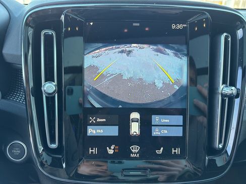 Used 2022 Volvo XC40 T5 R-Design w/ Climate Package image 25