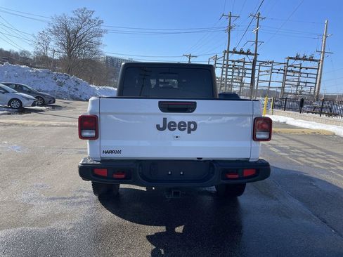 Used 2023 Jeep Gladiator Rubicon w/ Cold Weather Group AWD/4WD image 4