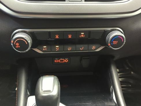 Used 2024 Nissan Altima 2.5 SR FWD image 27