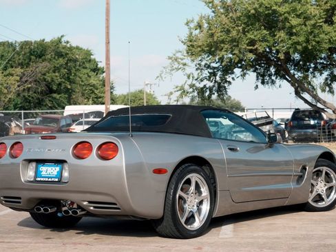 Used 2002 Chevrolet Corvette Convertible w/ Preferred Equipment Group2 RWD image 3