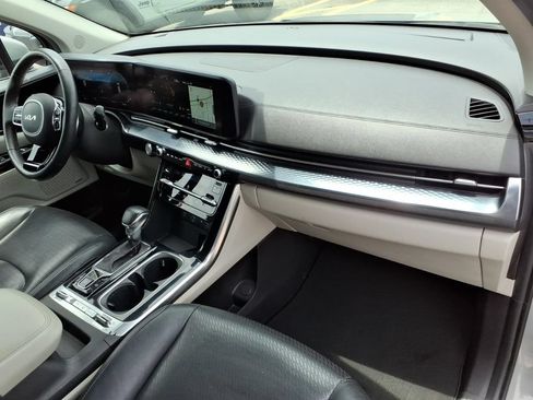 Used 2022 Kia Carnival SX Prestige FWD image 11