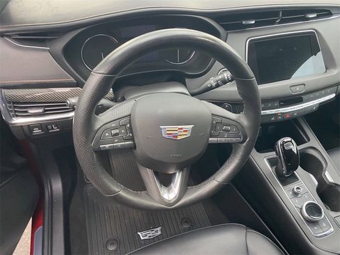 Used 2023 Cadillac XT4 Sport w/ Enhanced Visibility Package image 9