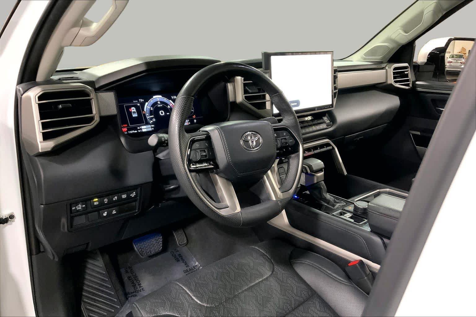 Used 2024 Toyota Tundra Limited AWD/4WD image 18