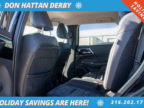 Used 2022 Mitsubishi Outlander SE image 22