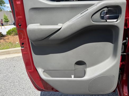 Used 2016 Nissan Frontier SV w/ SV Value Truck Package RWD image 43
