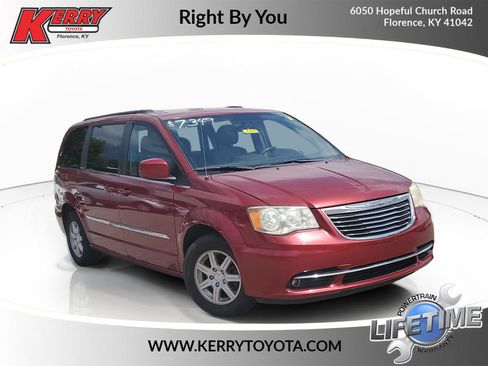 Used 2012 Chrysler Town & Country Touring w/ Entertainment Group #1 FWD image 1