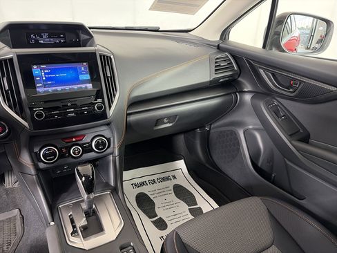 Used 2020 Subaru Crosstrek 2.0i Premium w/ Moonroof Package 1 AWD/4WD image 4