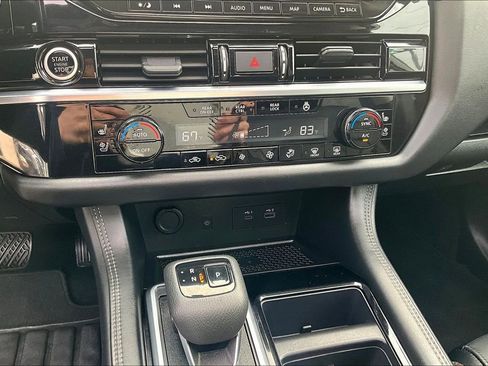 Used 2024 Nissan Pathfinder Platinum w/ Cargo Package image 32