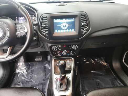 Used 2019 Jeep Compass Latitude image 16