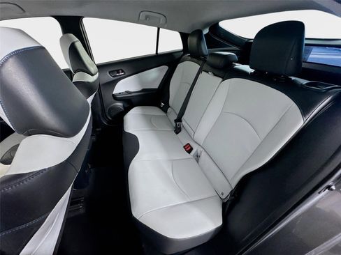 Used 2017 Toyota Prius Three Touring FWD image 21