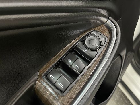 Used 2017 Chevrolet Malibu Premier w/ Premier Sun and Wheel Package image 16