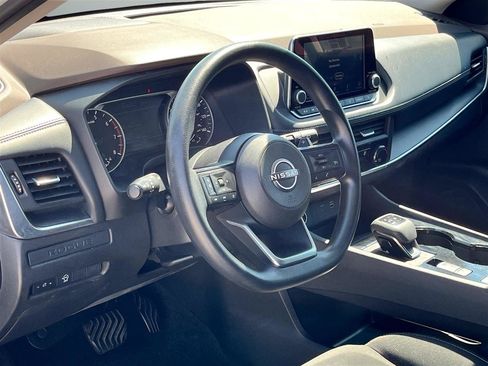 Used 2023 Nissan Rogue S FWD image 15