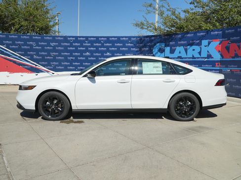 New 2025 Honda Accord SE image 10