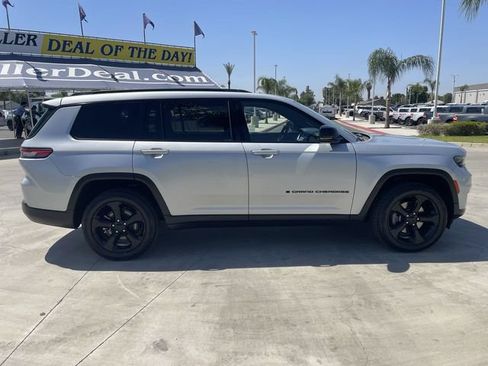 Used 2023 Jeep Grand Cherokee L Laredo AWD/4WD image 9