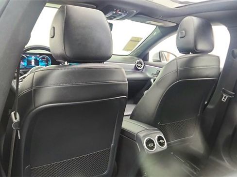 Used 2021 Mercedes-Benz CLA 250 image 32