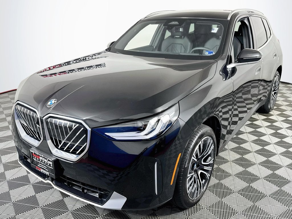 Used 2025 BMW X3 xDrive30i w/ Premium Package AWD/4WD image 3