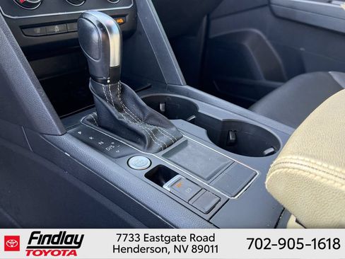 Used 2023 Volkswagen Atlas Cross Sport SE FWD image 9