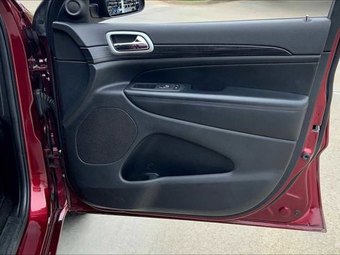 Used 2022 Jeep Grand Cherokee Laredo X image 21