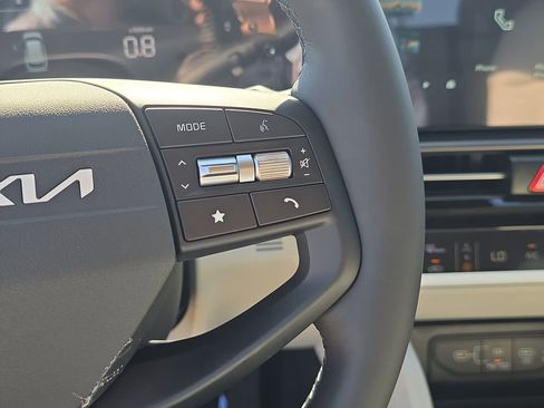 New 2026 Kia Sportage EX w/ EX Panorama Roof Package image 36