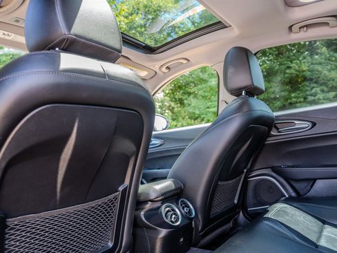 Used 2018 Alfa Romeo Giulia AWD image 30