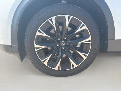 Used 2024 MAZDA CX-90 Plug-In Hybrid w/ Premium Plus AWD/4WD image 11