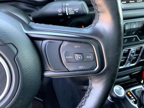 Used 2023 Jeep Gladiator Sport AWD/4WD image 13