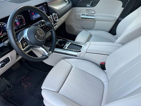 Used 2025 Mercedes-Benz GLA 250 image 11