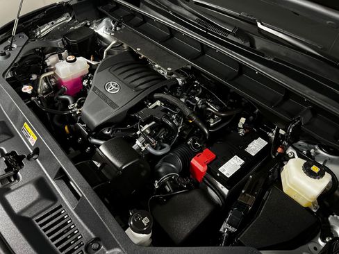 Certified 2025 Toyota Highlander XSE image 11