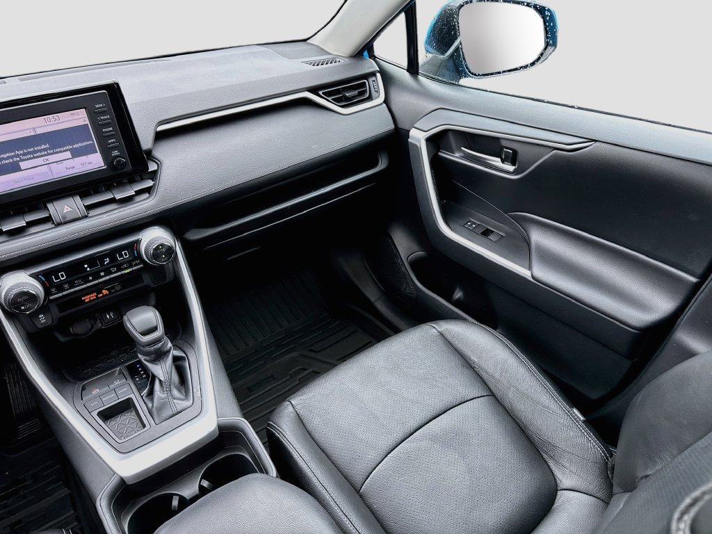 Used 2019 Toyota RAV4 XLE FWD image 30