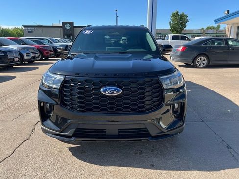 Used 2025 Ford Explorer ST-Line w/ Premium Package image 10