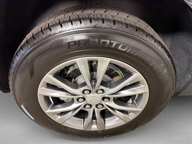 Used 2023 Cadillac XT5 Premium Luxury FWD image 19