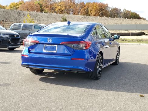 Certified 2024 Honda Civic EX image 3