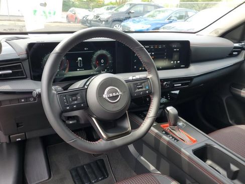Certified 2026 Nissan Kicks SR FWD image 6