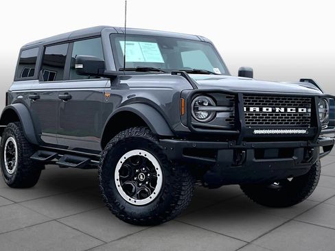 Used 2023 Ford Bronco Badlands w/ Sasquatch Package AWD/4WD image 3