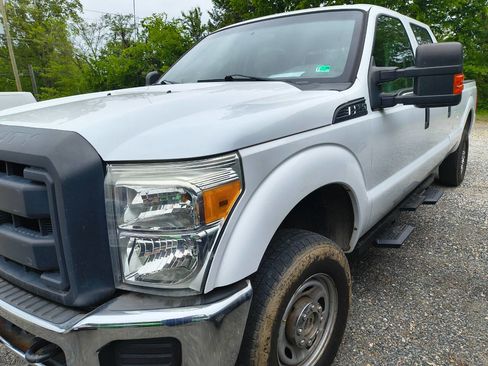 Used 2015 Ford F250 XL w/ Power Equipment Group AWD/4WD image 2